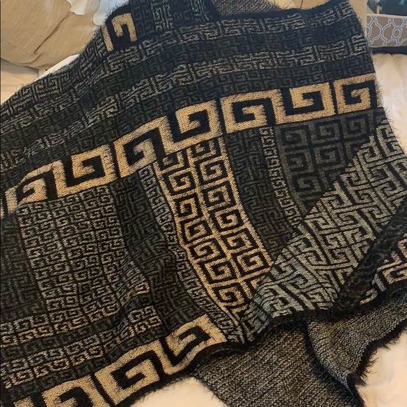 EUC super soft poncho - Picture 6 of 6